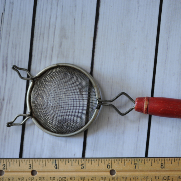 old antique vintage tea strainer mesh colander sieve red handle - Picture 2 of 8